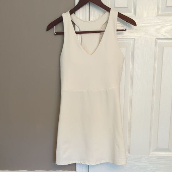 Fabletics Dresses & Skirts - Fabletics On-The-Go Built-In Bra Cream Ivory Sleeveless Dress